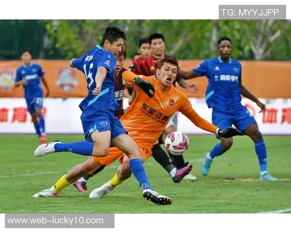 南京足球队在最新足球状态排行榜中荣登第七名展现出强劲实力与潜力